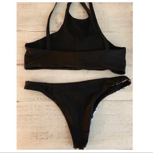 Bikini - Picture 2 of 4